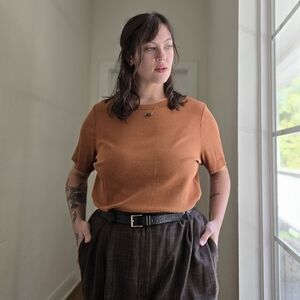 Ava & Viv Women's Short Sleeve Ribbed Top in Rust